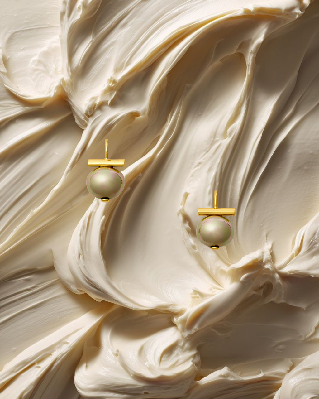Biscuit Petite + Sweet Pebble Pearl Earring