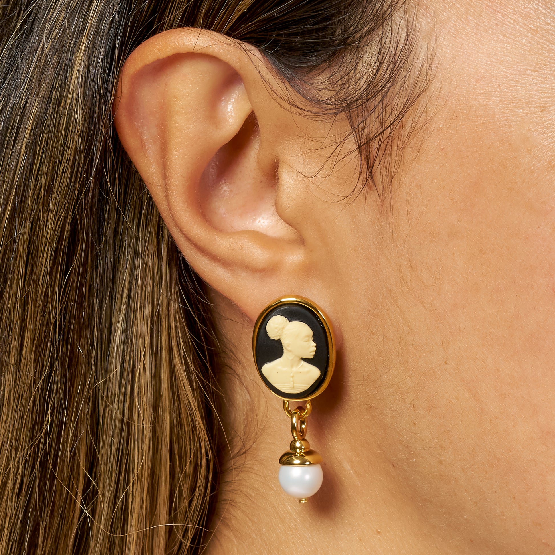 Classic Cameo Pearl Post Earrings