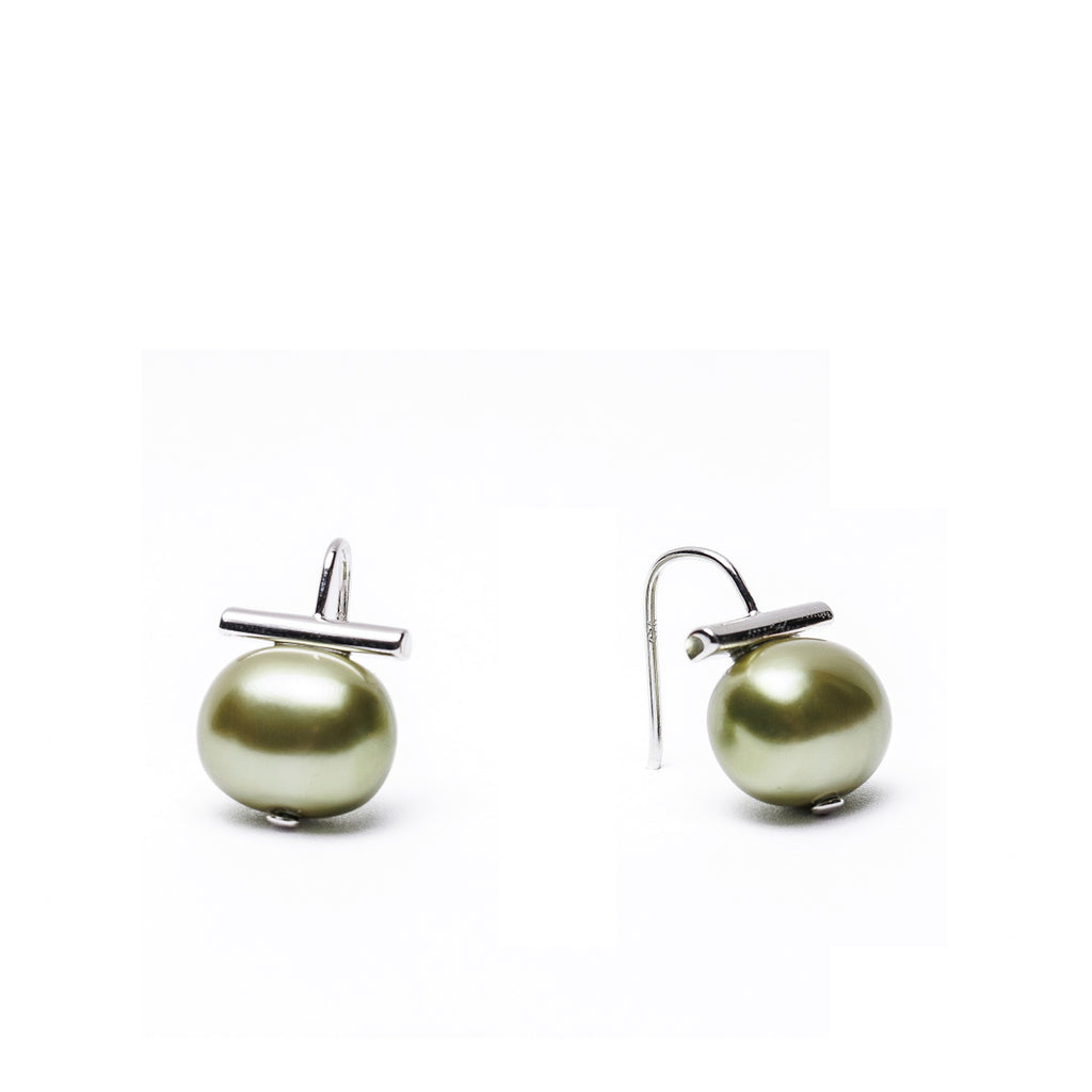 Lily Pad Pebble Pearl Earring-Medium Sterling