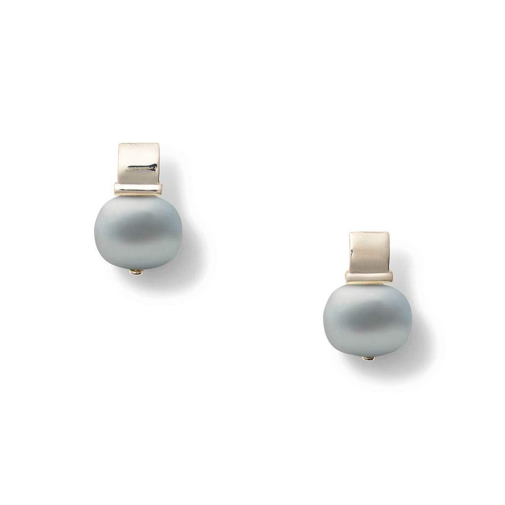 Smooth + Classic Sterling Pebble Pearl Posts Medium